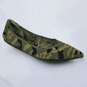 Steven Steve Madden Rosy Pointed Toe Camouflage Knit Flats Green Size 8